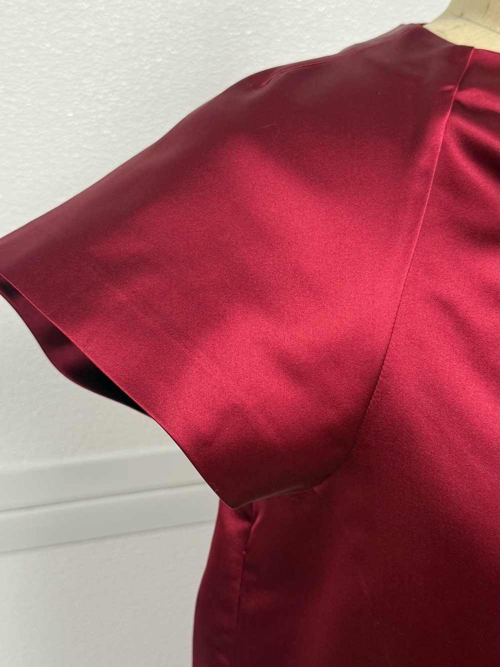 Moschino Garnet Silk Midi Dress with Draped Neck - Picture 10 of 12